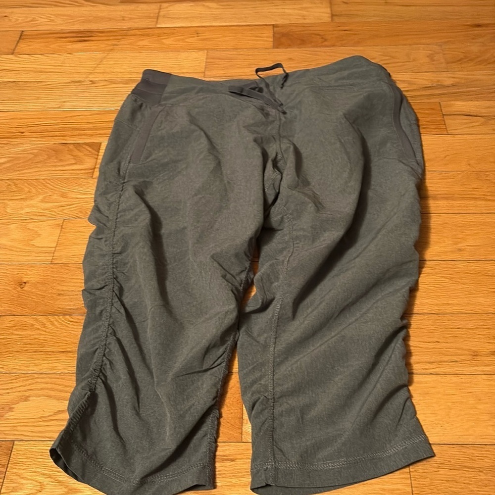 Kirkland Capri Shorts – Size L |‎ Drawstring Waist | Athleisure Edit |